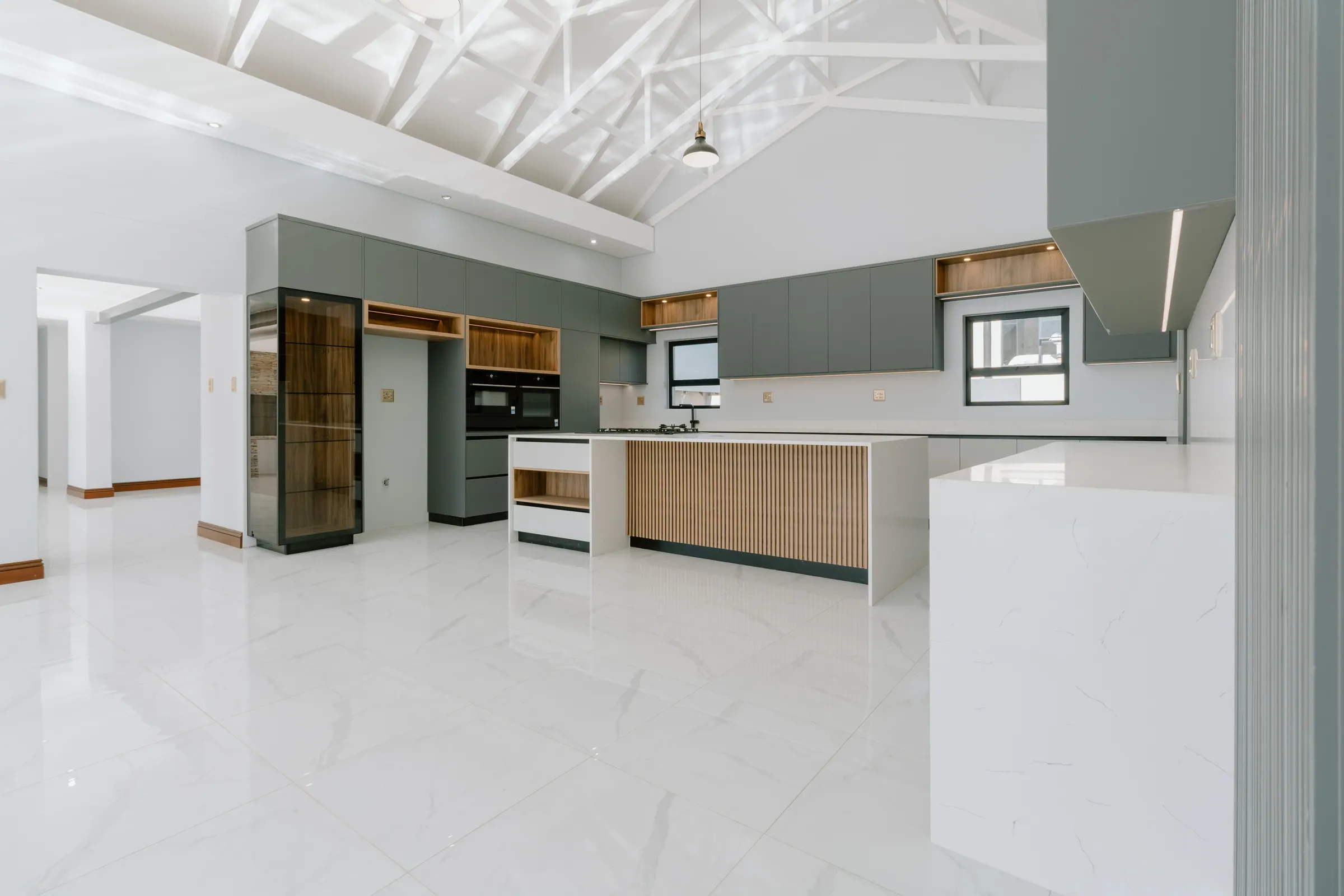 Editorial interior of Leloko Estate bathroom, Hartbeespoort — daylight photography by TimeSake Media