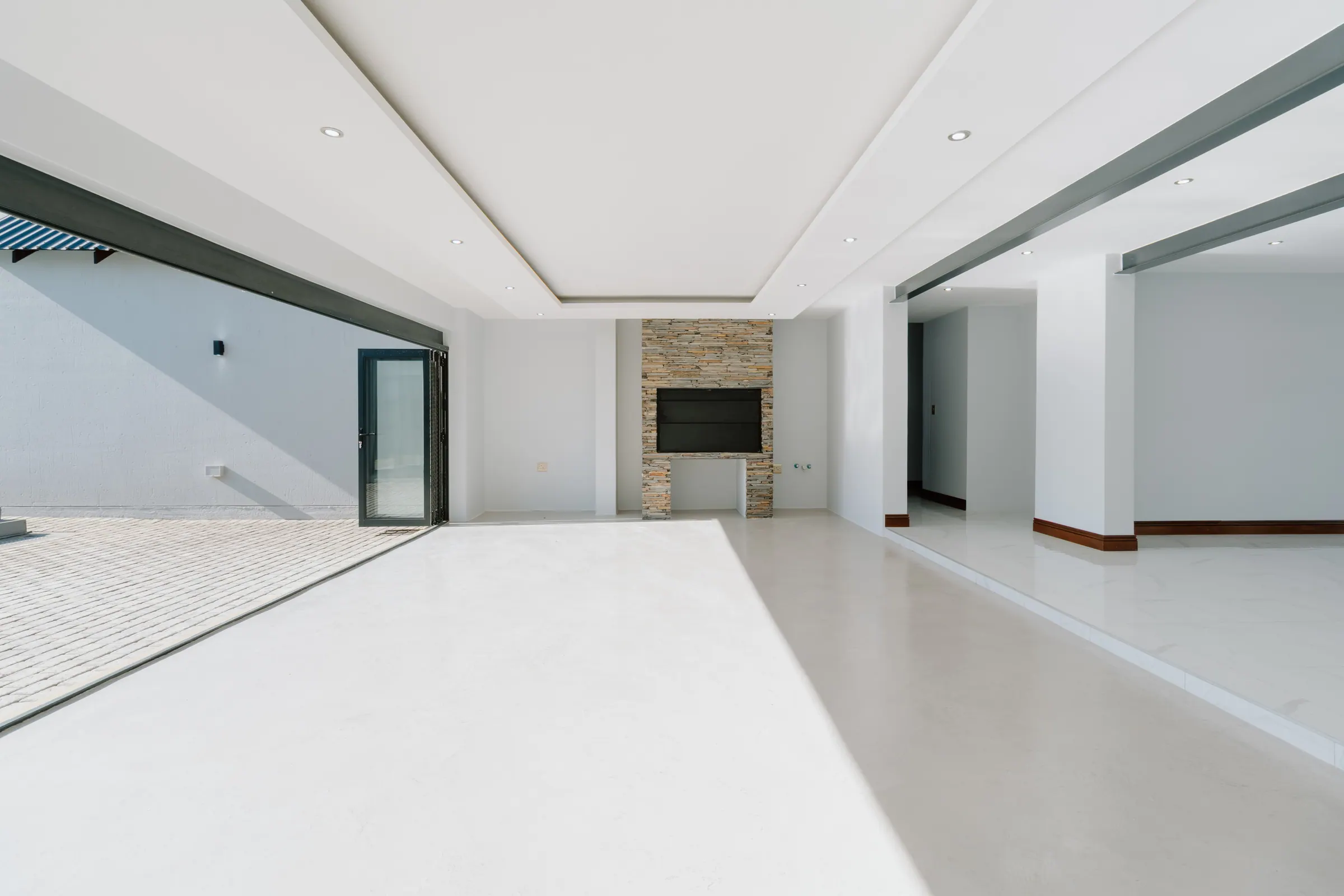 Editorial interior of Leloko Estate garden view, Hartbeespoort — daylight photography by TimeSake Media